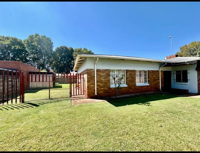 3 BEDROOM HOUSE FOR SALE IN VANDERBIJLPARK CE 1